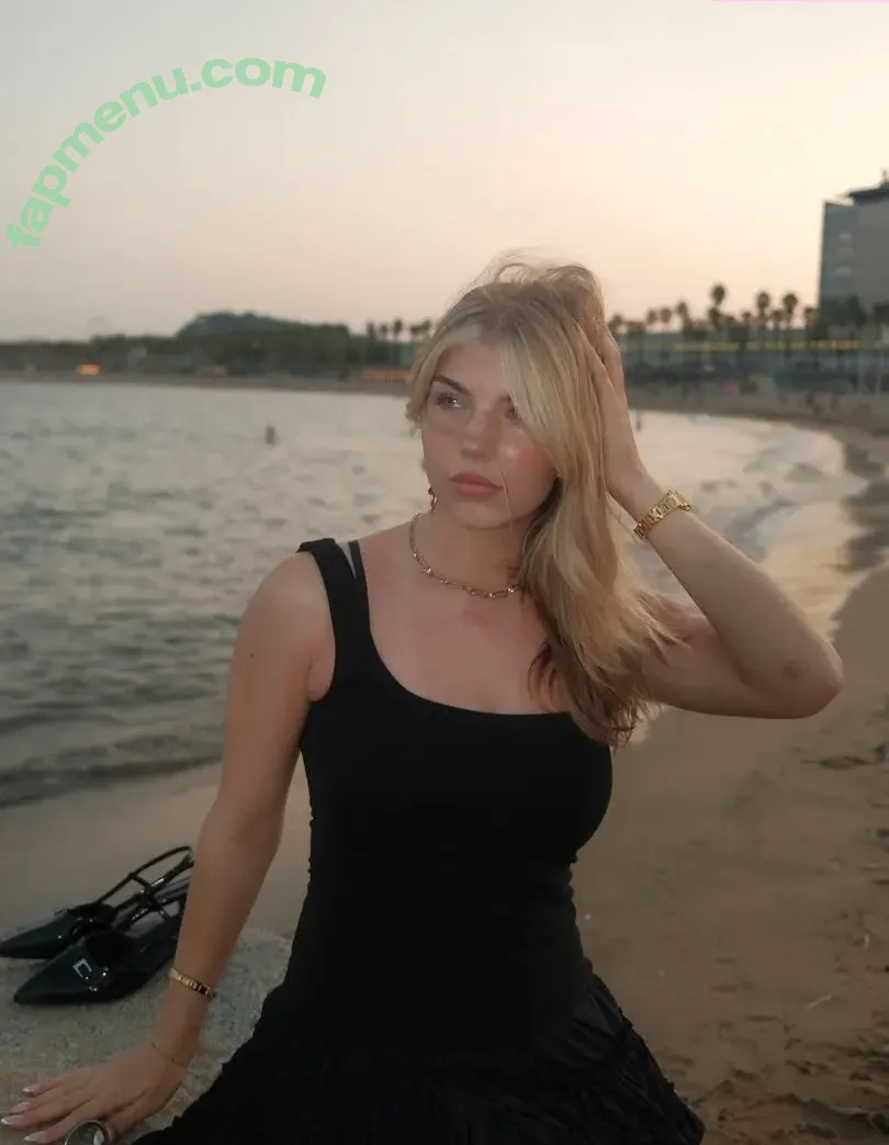 xFibii nude photo #0082 (xFibii)