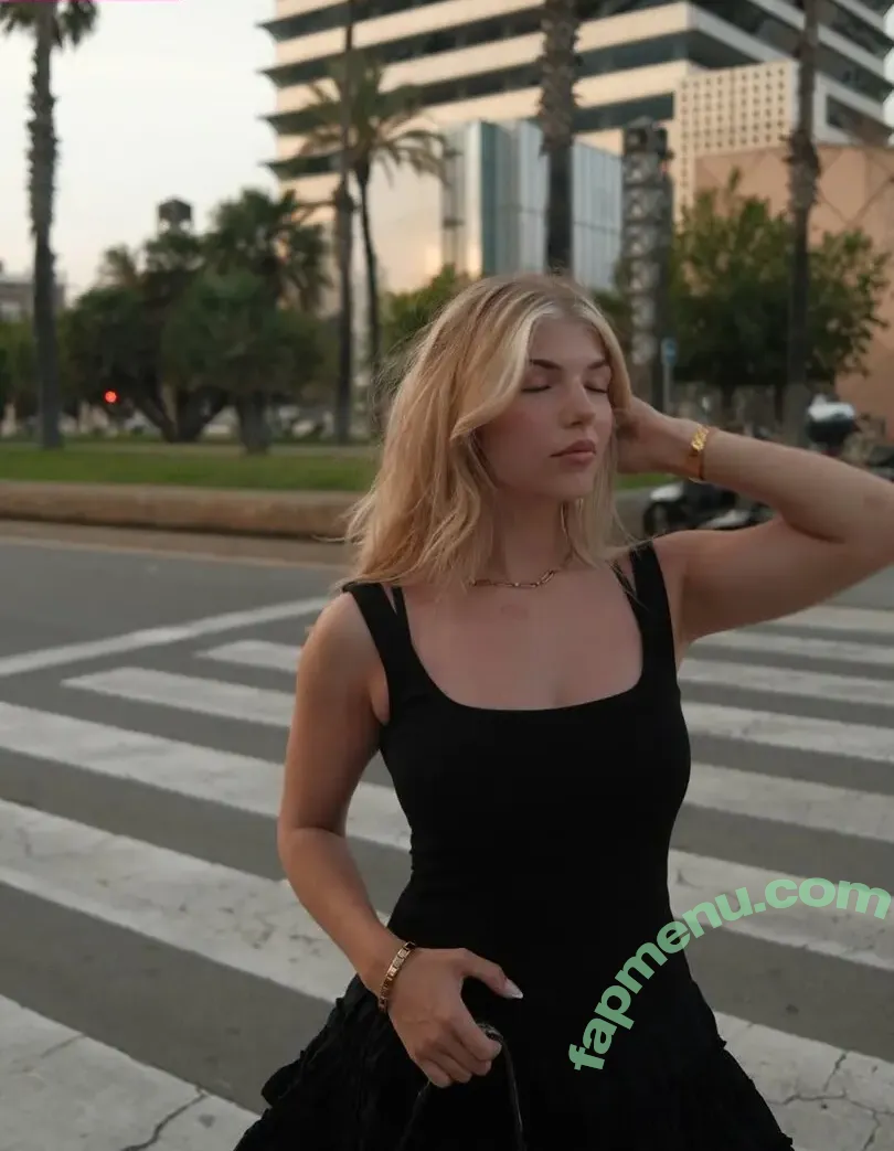 xFibii nude photo #0086 (xFibii)