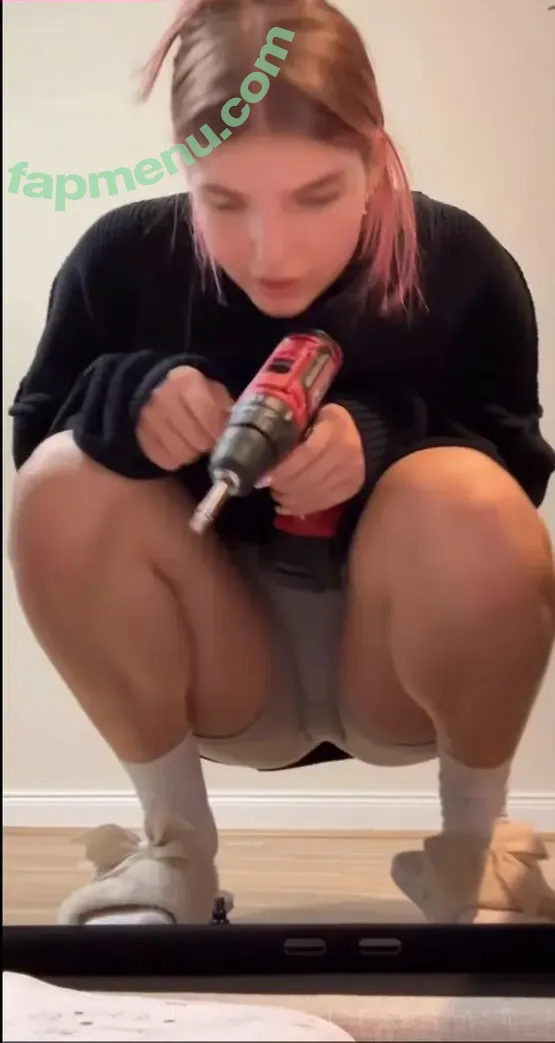 xFibii nude photo #0100 (xFibii)