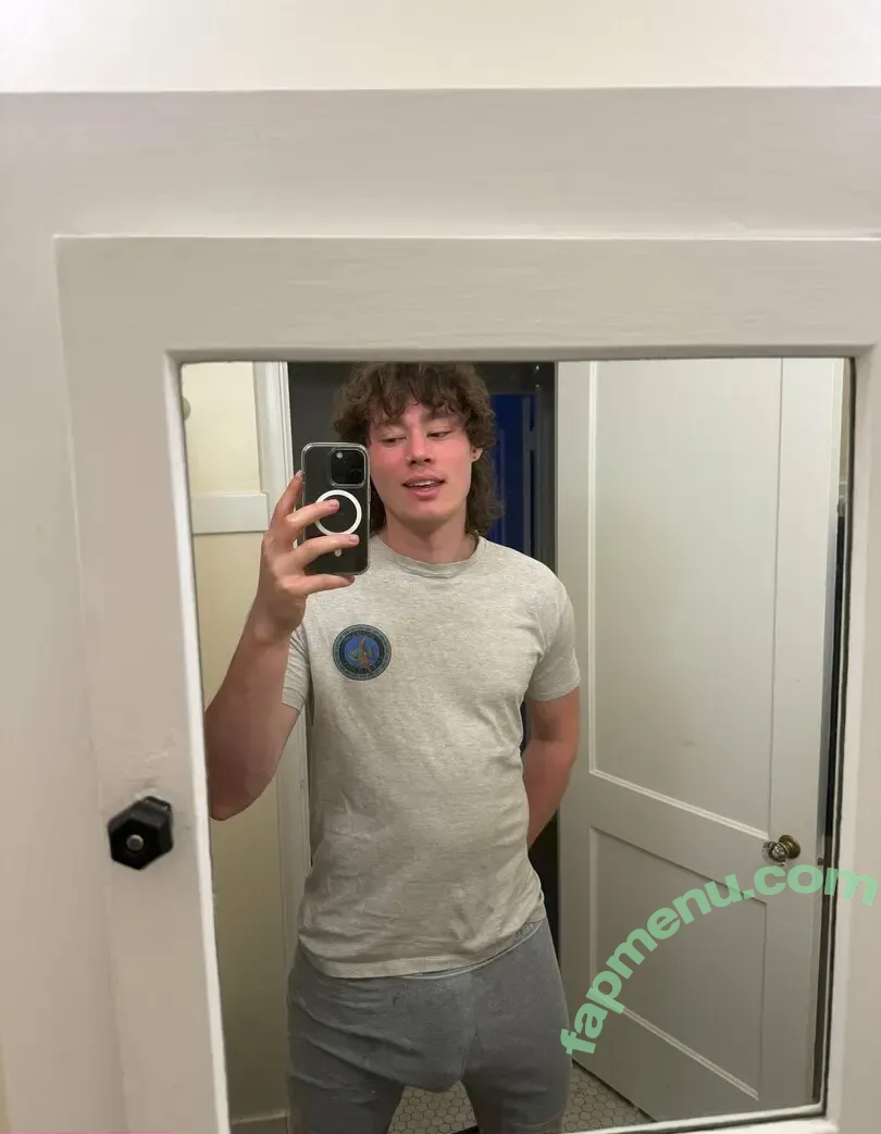 xldoublesausage nude photo #0015 (helloim6foot4)