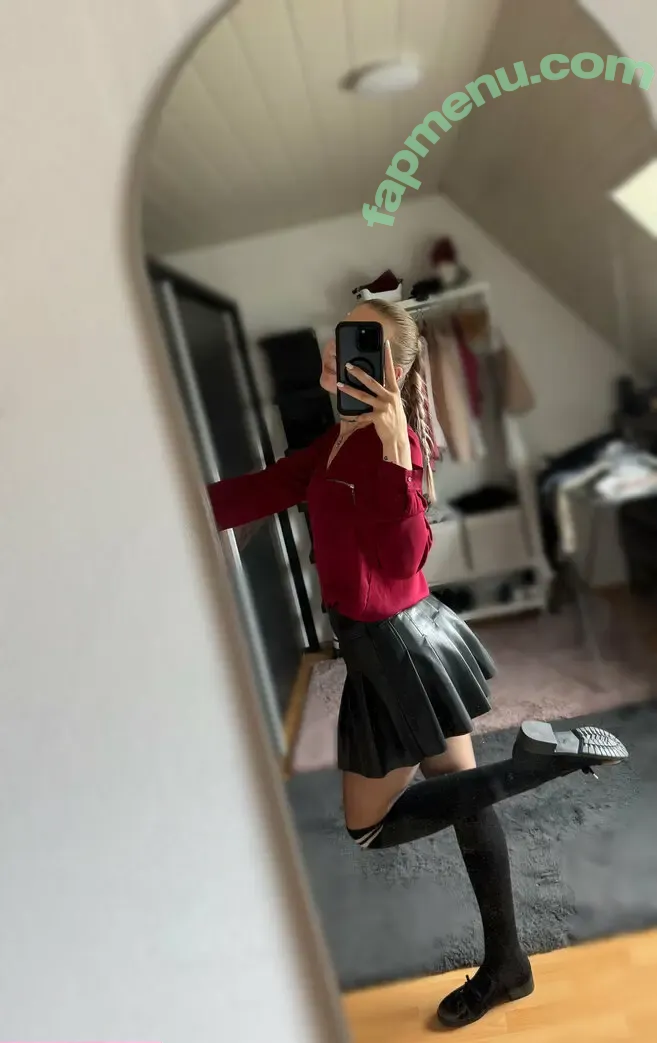 xmissninax nude photo #0004 (xmissninax)