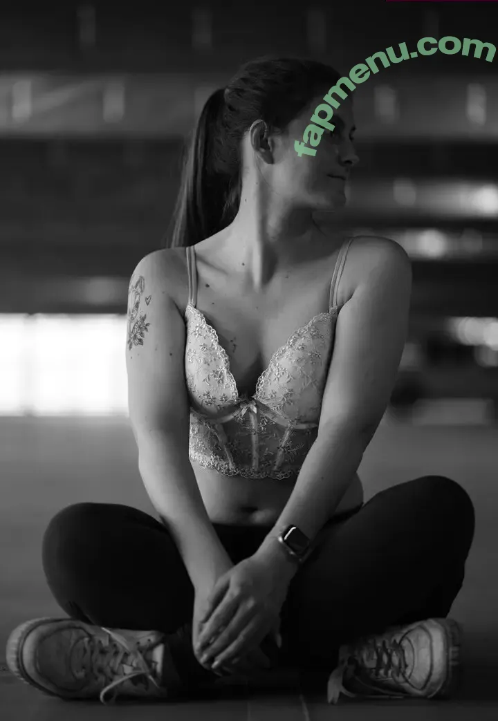 xmrs_hrzx nude photo #0014 (xmrs_hrzx)
