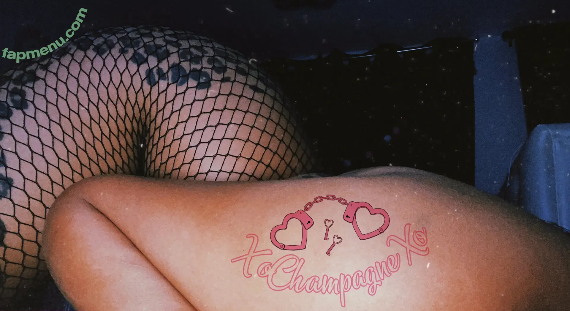 xochampagnexo nude photo #0027 (xochampagnexo)