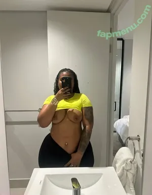Xoli Mfeka / Xolisile / xoli_mfeka nude photo #0117