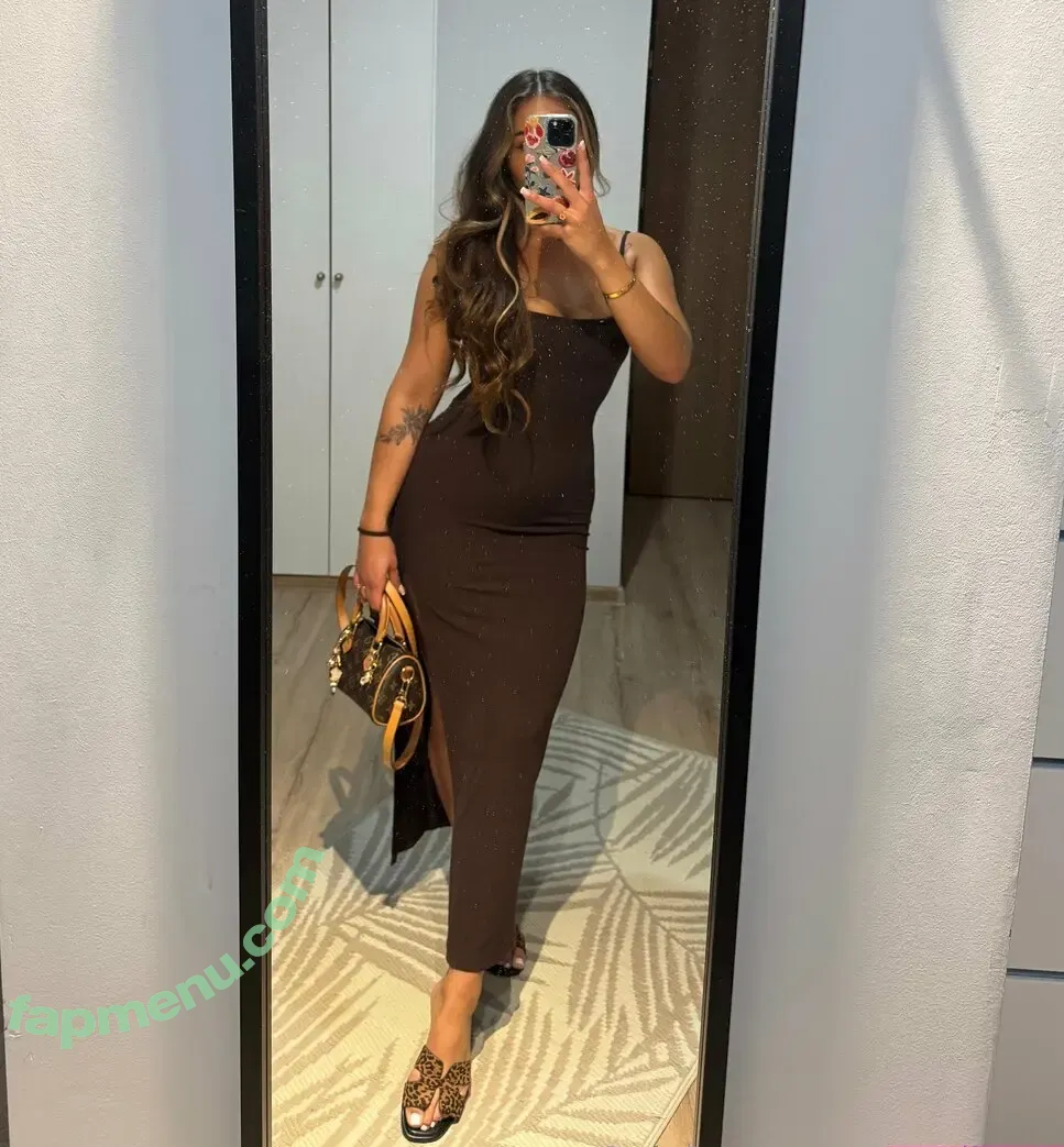 xomills00 nude photo #0011 (xomills.x)