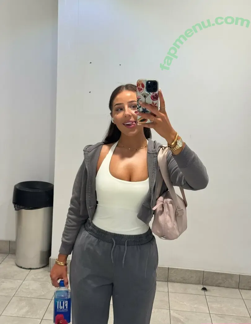 xomills00 nude photo #0039 (xomills.x)