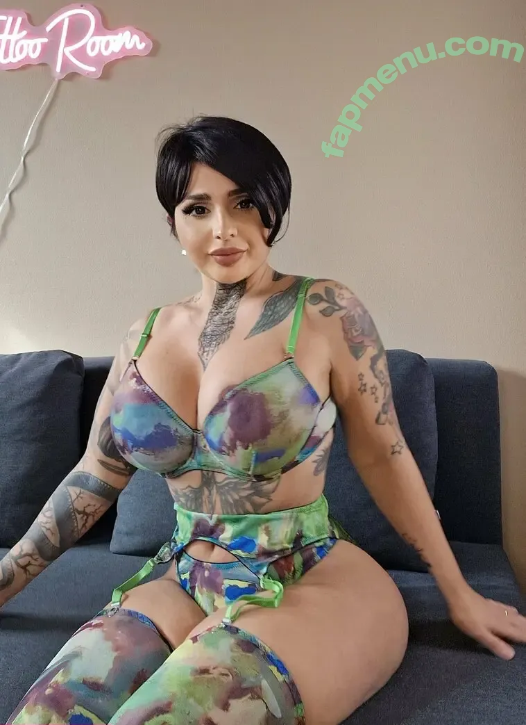 xomisscleo nude photo #0191 (goddesscleo_xo)