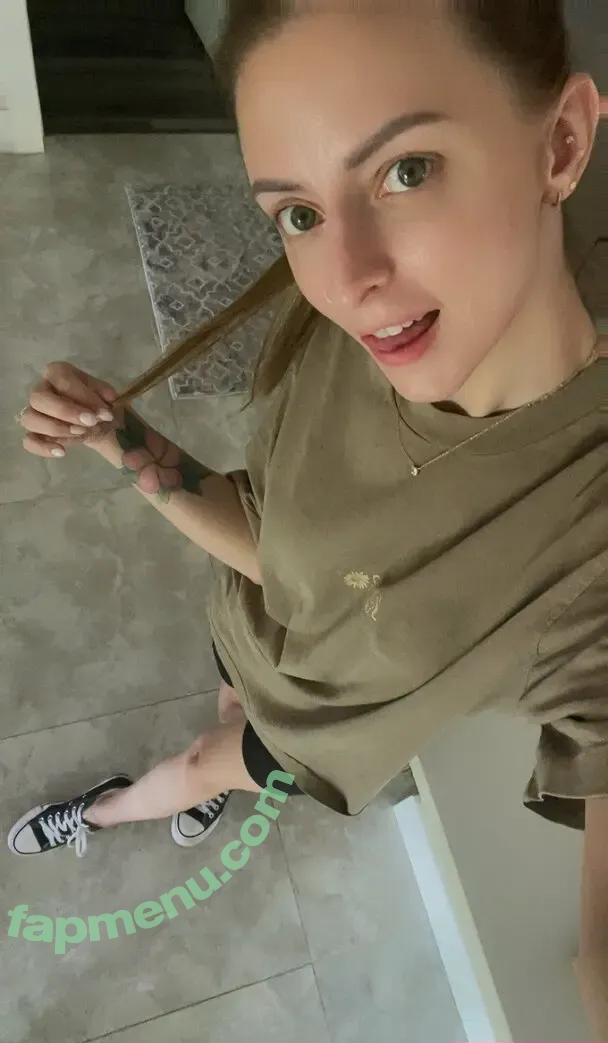 xomisselizabethxo nude photo #0046 (xomisselizabethxo)