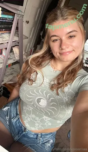 xoxoariiaa / xoxoitsriah nude photo #0013