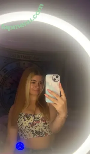 xoxoariiaa / xoxoitsriah nude photo #0034