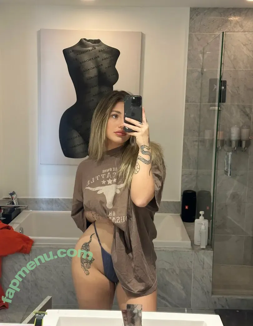 xoxoblaiir nude photo #0002 (xoxoblairbear_)