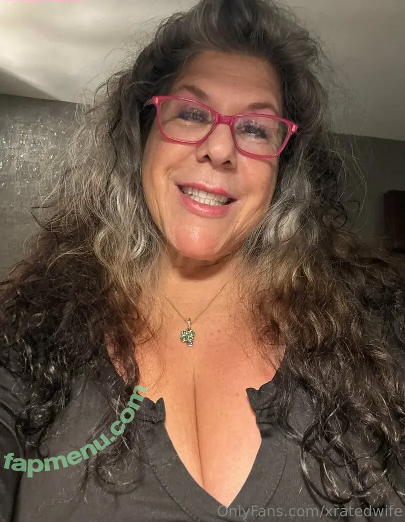 xratedwife nude photo #0066 (xratedwifexoxo)