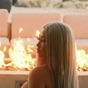 Xruyie nude photo #0004