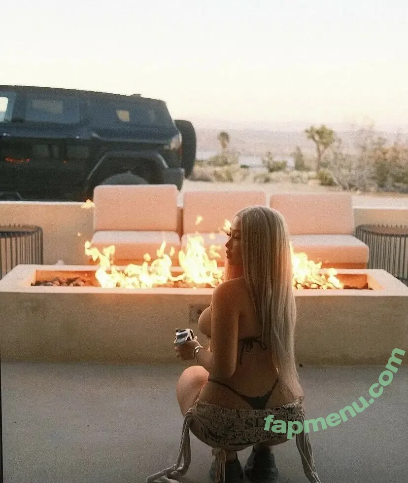 Xruyie nude photo #0001 (Xruyie)
