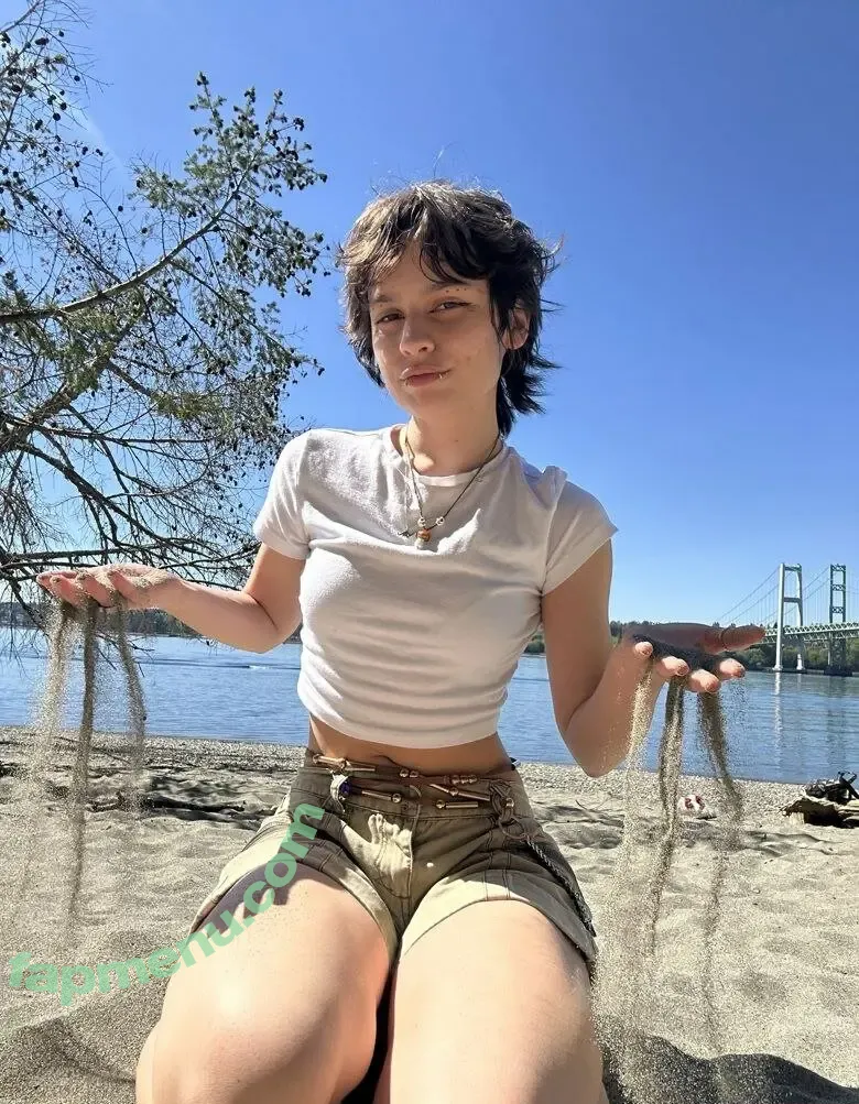 Xskunkboyx nude photo #0003 (Xskunkboyx)