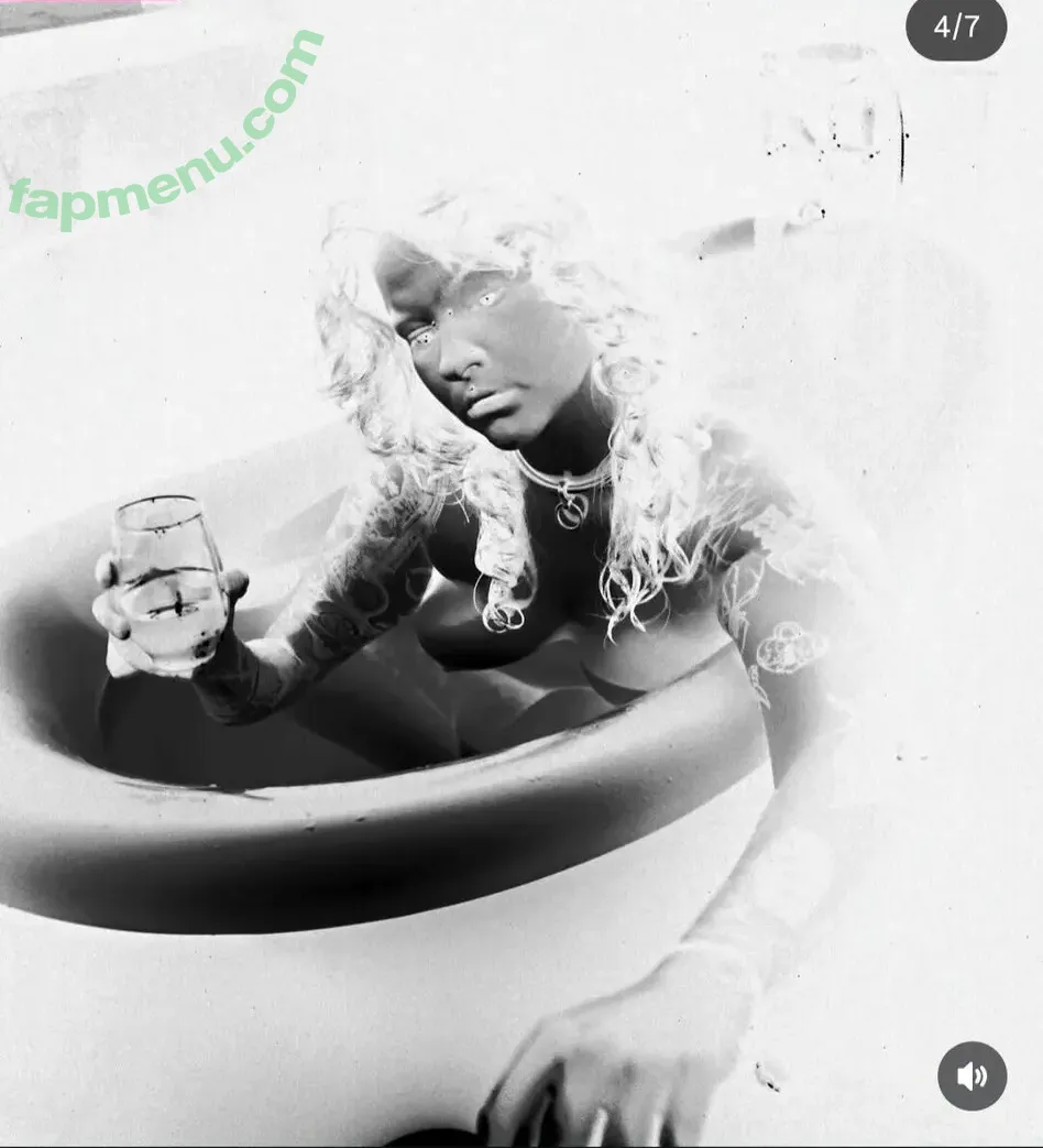 Xtoxicityx nude photo #0015 (bandsvansandphotographyhands)