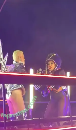 Xuxa Meneghel / xuxameneghel nude photo #0146