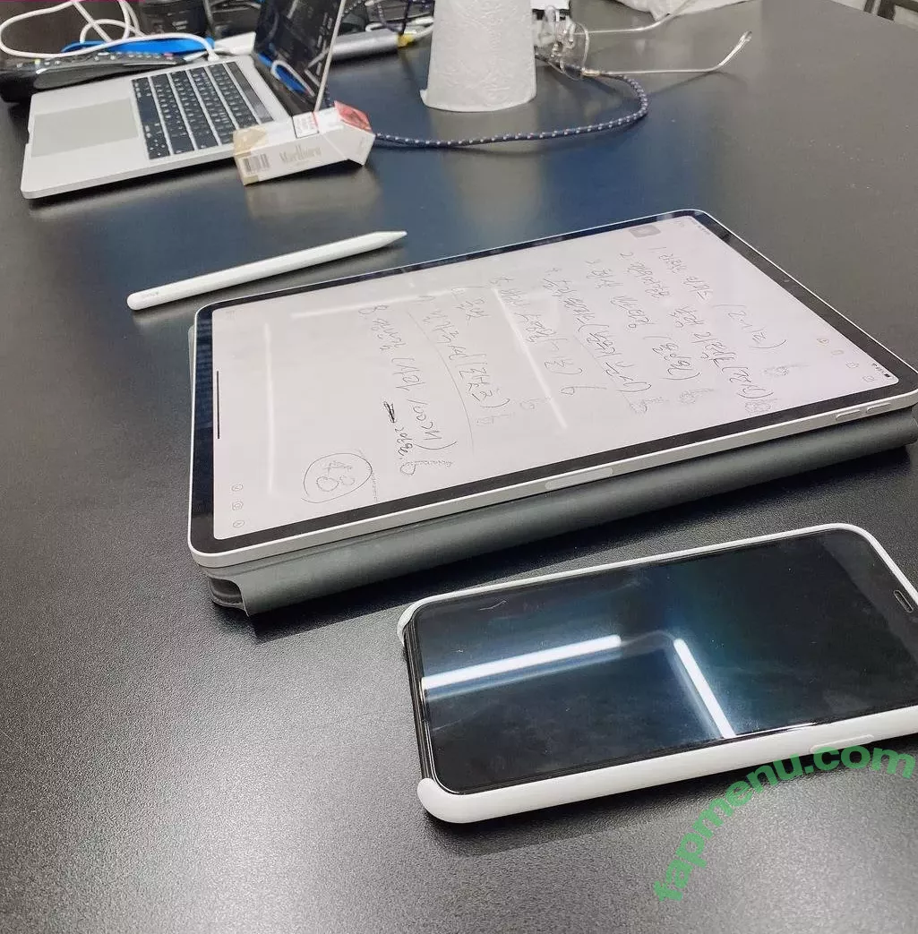 xxapple nude photo #0083 (iamnobody89757 / xxapple_e / xxapple_e2 / xxapplee)