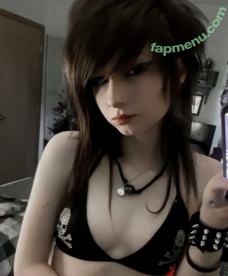 xxbloodymascaraxx nude photo #0006 (Spookybug256302 / spo0kybug / xbloodymascaraxx)