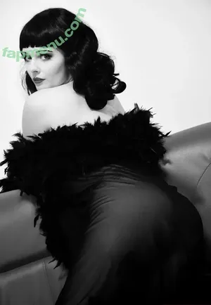 XxkikirosexX nude photo #0443