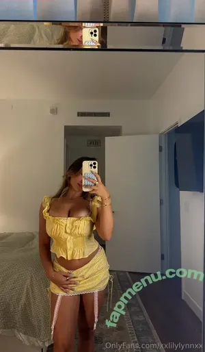 xxlilylynnxx / xxsarabrooksxx nude photo #0005