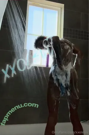 xxolevv / xxoeevee nude photo #0023