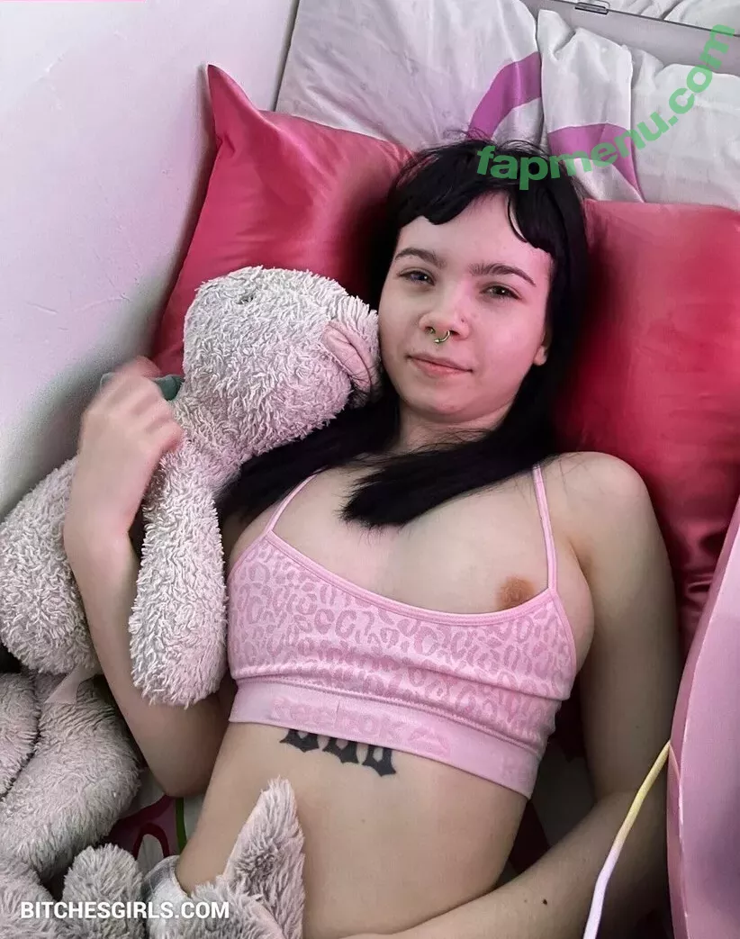 Xxvioletaddamsxx nude photo #0008 (diaanaaa_chavezzz)