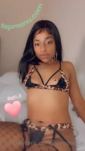 xxxmonique / moniq_xo nude photo #0009