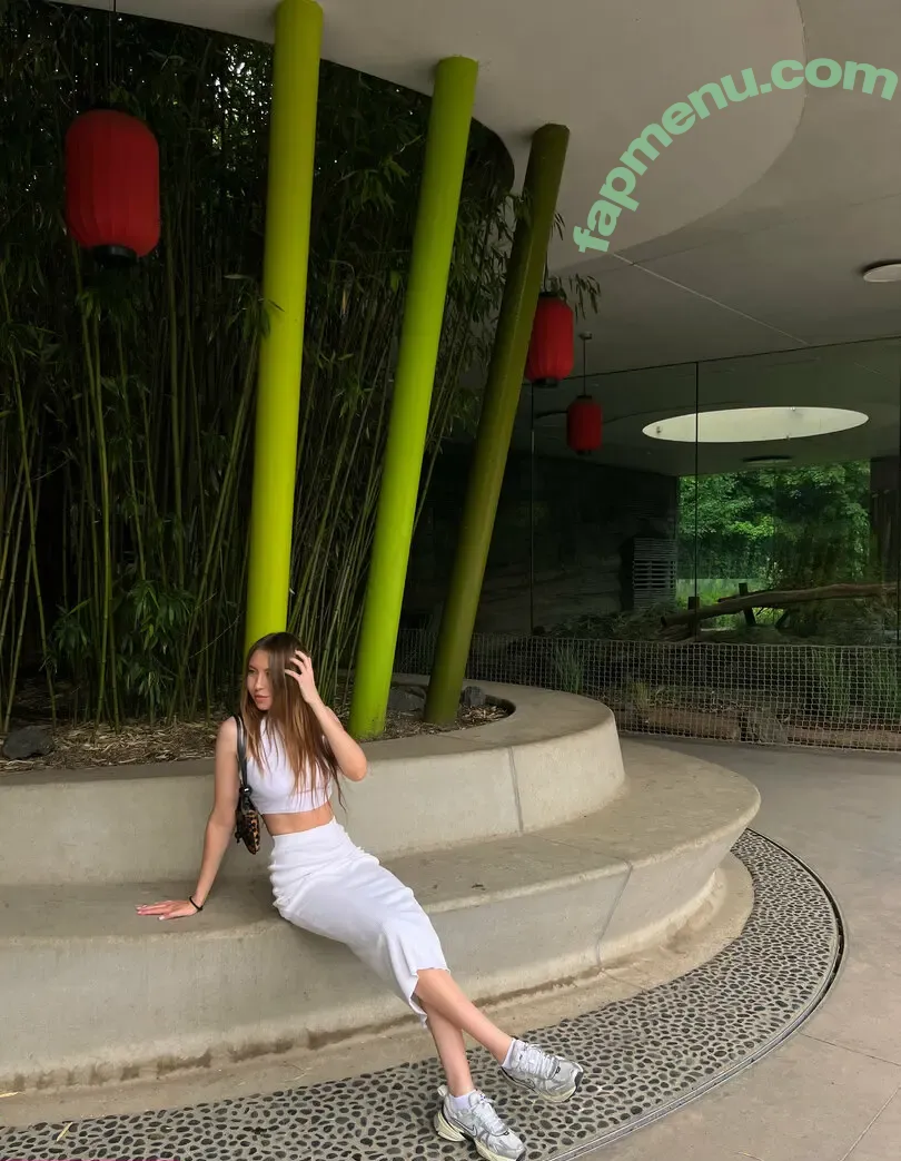 xxxoli nude photo #0019 (xxxoli)
