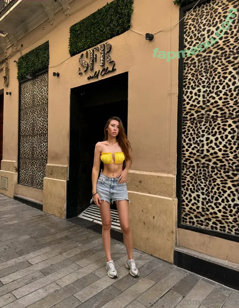 xxxoli nude photo #0038 (xxxoli)