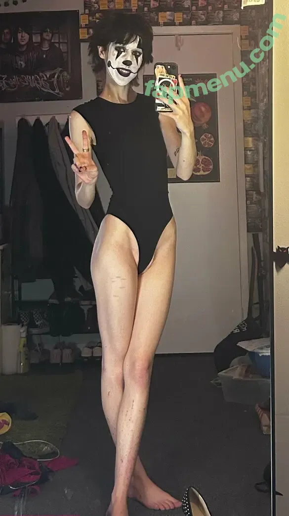 Xxxzombiezx nude photo #0007 (xxxzombiexx / zeuz_0)