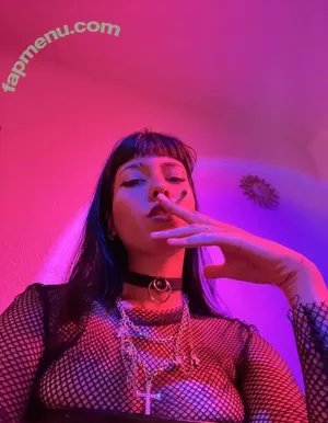 xyourmarimari nude photo #0078