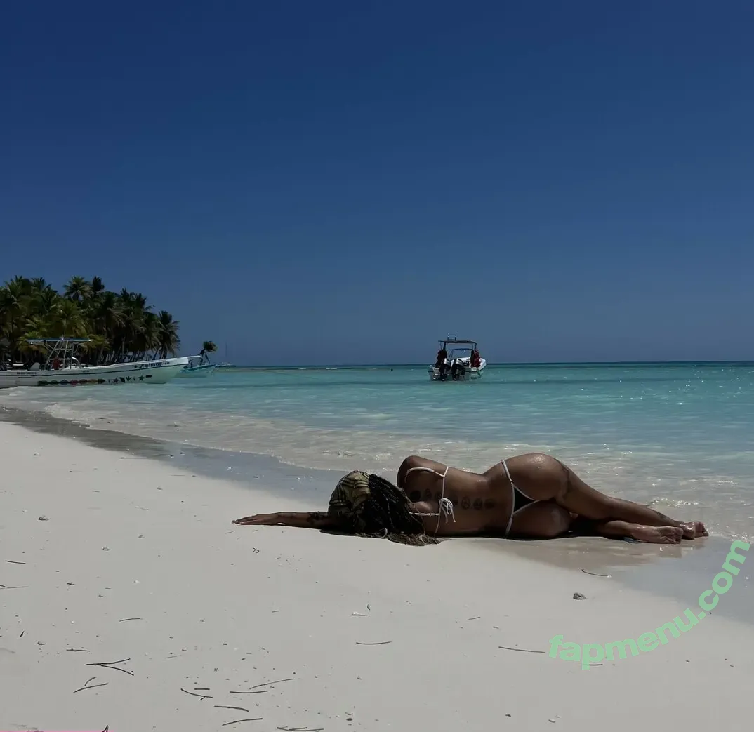 xyourmarimari nude photo #0054 (xyourmarimari)