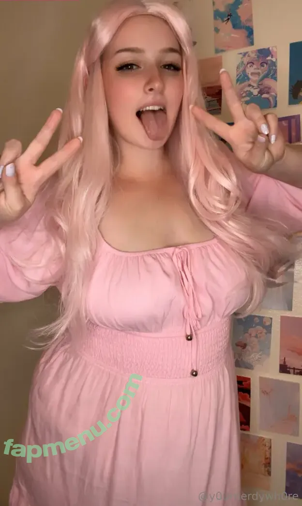 y0urnerdywh0re nude photo #0054 (_adrireyes__)