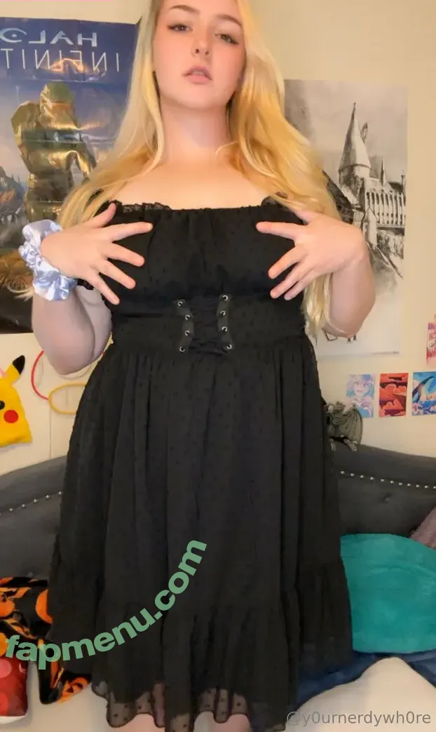 y0urnerdywh0re nude photo #0059 (_adrireyes__)