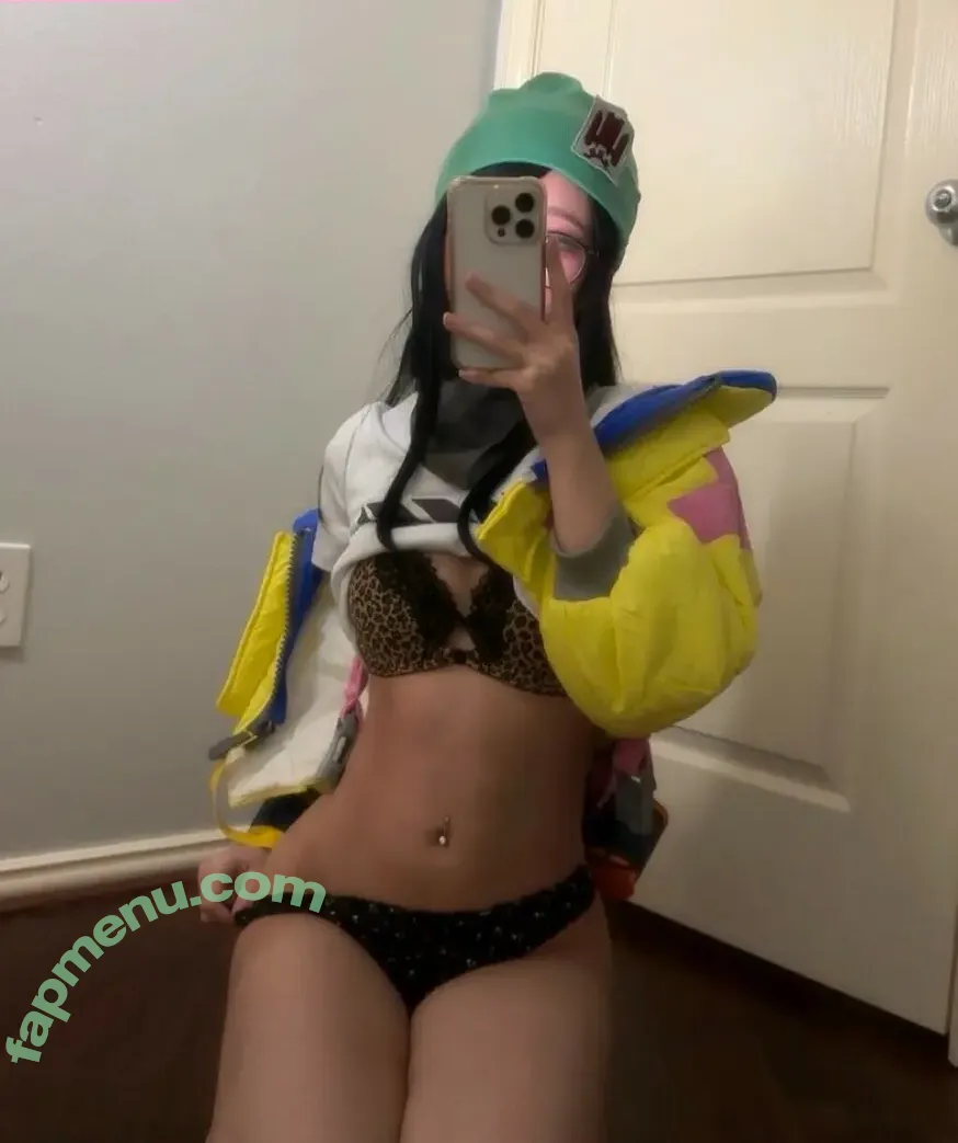 y3miku nude photo #0055 (y3mikucos)