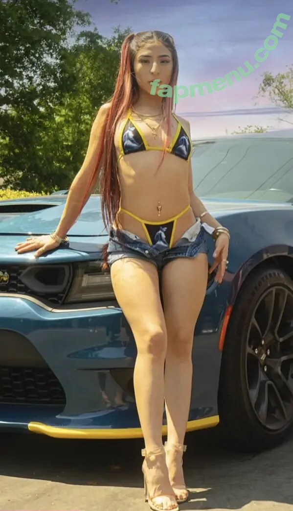 y3zzika nude photo #0007 (y3zzika)