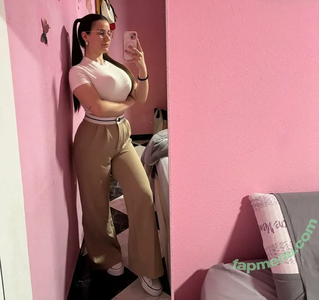 yaaiza99 nude photo #0029 (yaaiza99)