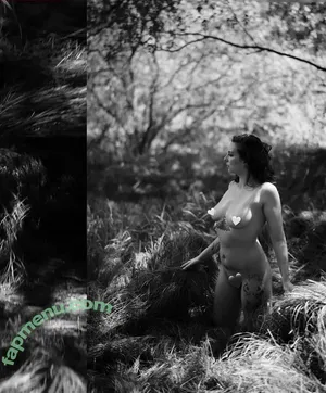  nude photo #0001