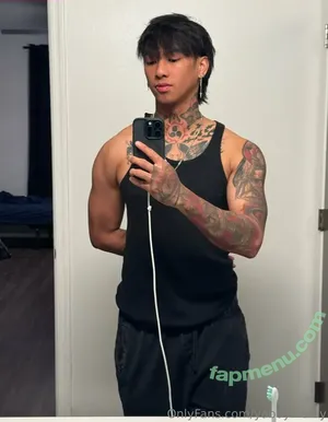 yaboymaloy / ya_boy_maloy nude photo #0028