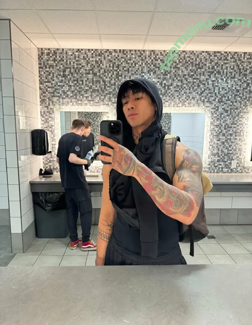 yaboymaloy nude photo #0001 (ya_boy_maloy)