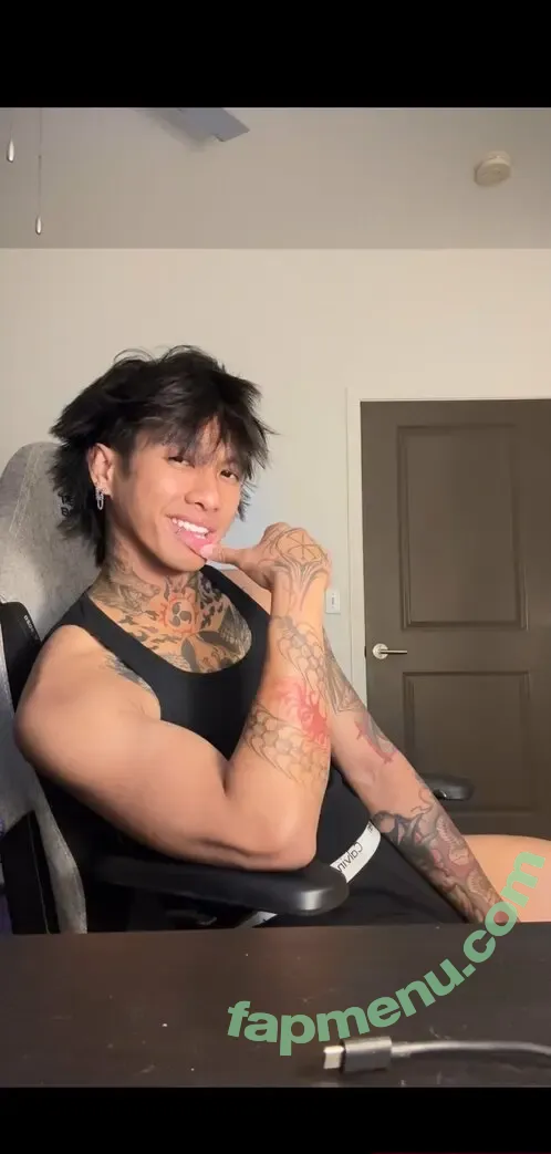 yaboymaloy nude photo #0025 (ya_boy_maloy)