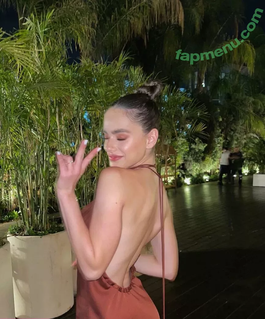 Yael Shelbia nude photo #0010 (yaelshelbia)