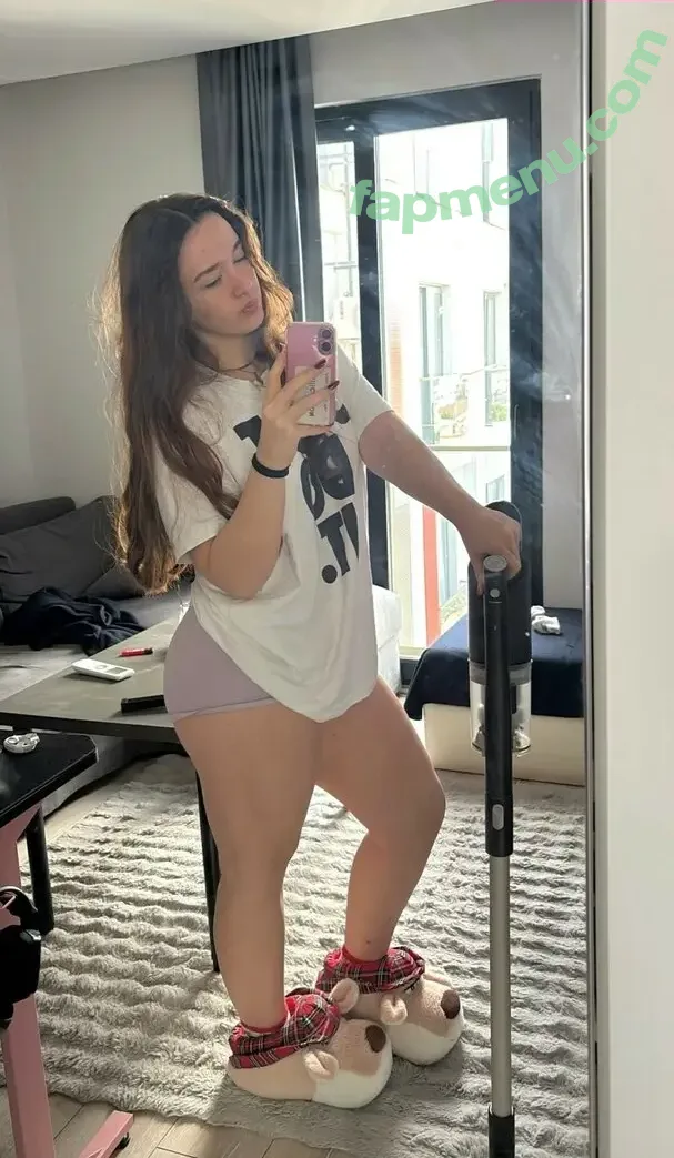 Yağmur Şimşek nude photo #0165 (yagmrsmsk / yagmursimsek / yamursimseek)