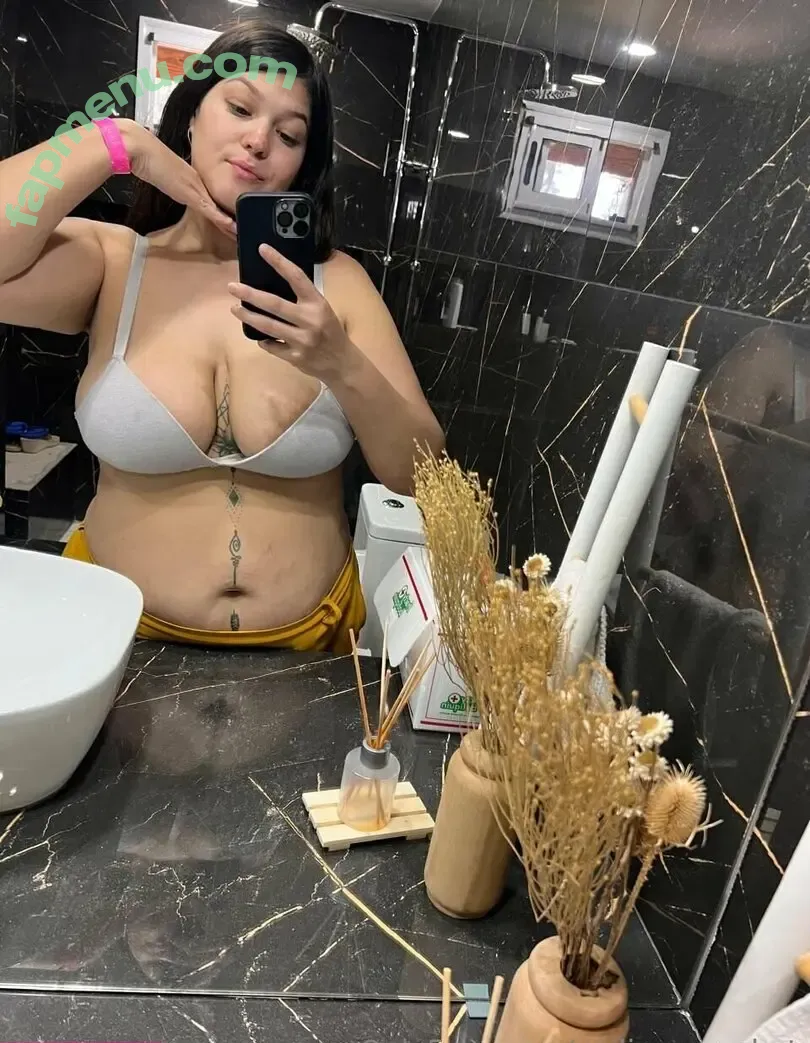 yailincurveshot nude photo #0020 (yailincurveshot)