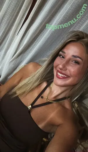 Yami Sanchez / yamisanchezz / yamisanchhez nude photo #0163