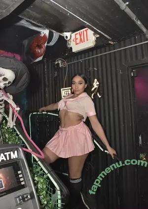 Yamile Duran / Keepingup.wityami nude photo #0029