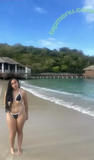 Yamile Duran / Keepingup.wityami nude photo #0042