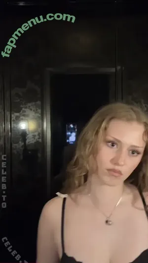 Yana Clare / clareonairpodcast / yanaclare nude photo #0124