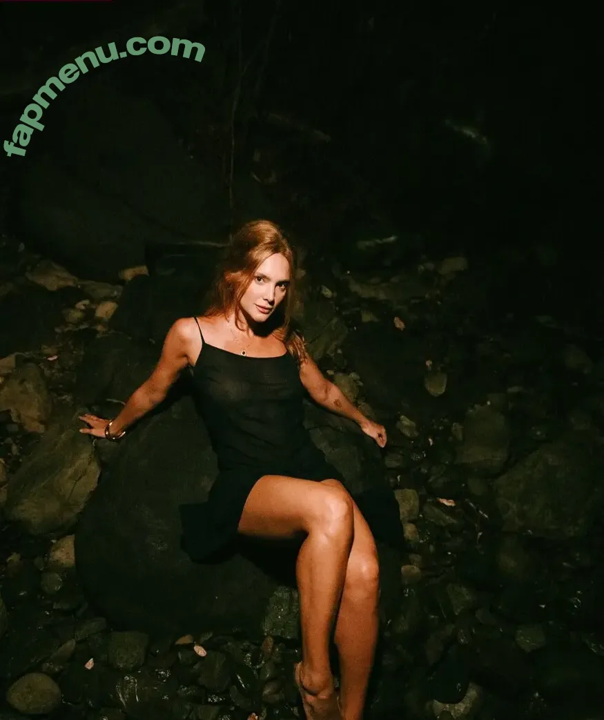 Yana Sardenberg nude photo #0028 (yanasardenberg)